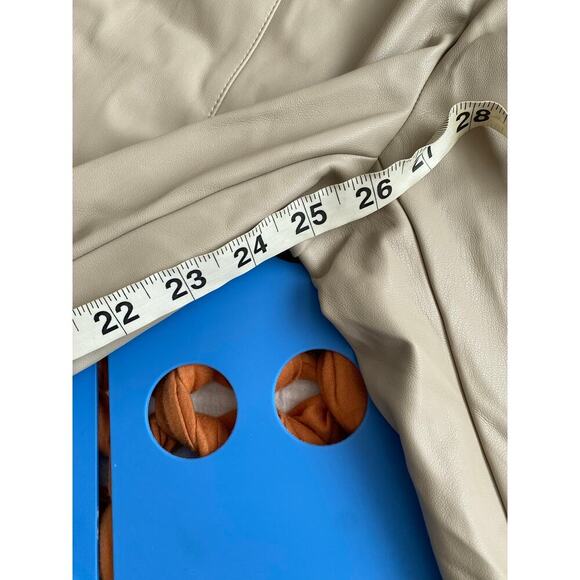 Ann Taylor The Faux Leather Pull On Ankle Cream Ivory Pant Size Small - Picture 12 of 12